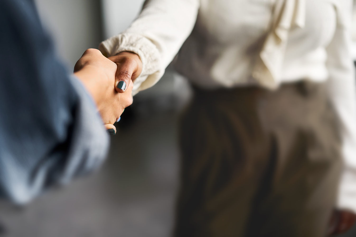 Accueil, poignée de main